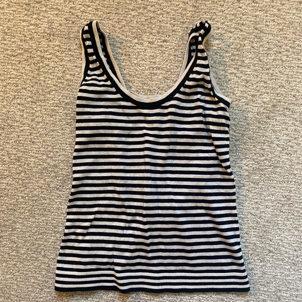 NWOT Banana Republic sweater tank top. XXS.